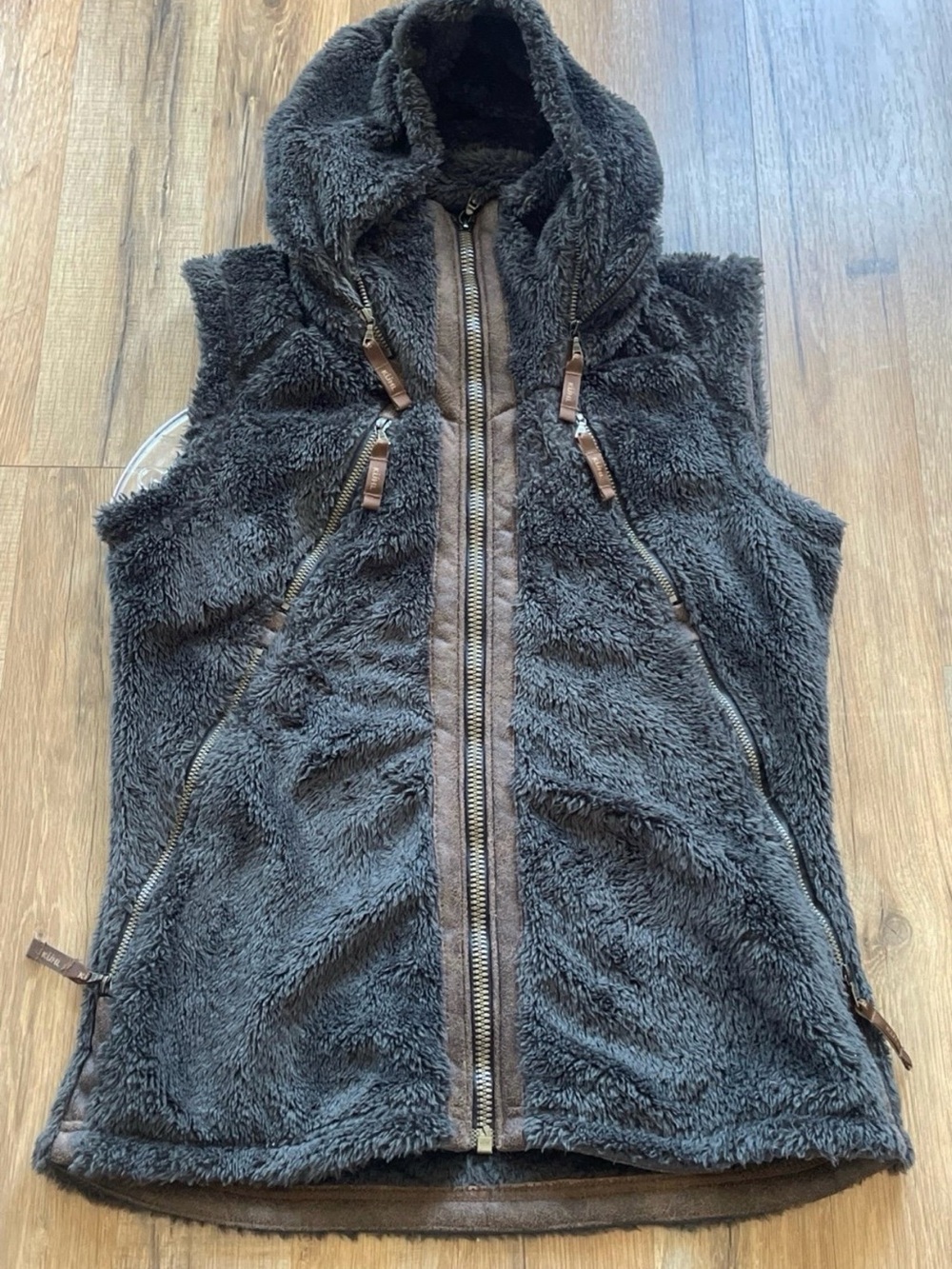 Kuhl Flight Vest Size S Dark Gray Deep Pile Hidden Hood Sherpa Full Zip